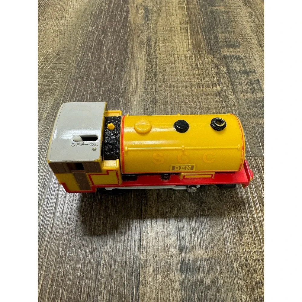 Tomy Thomas Friends Ben Motorized Train Engine Yellow SCC 1999 Vintage Toy